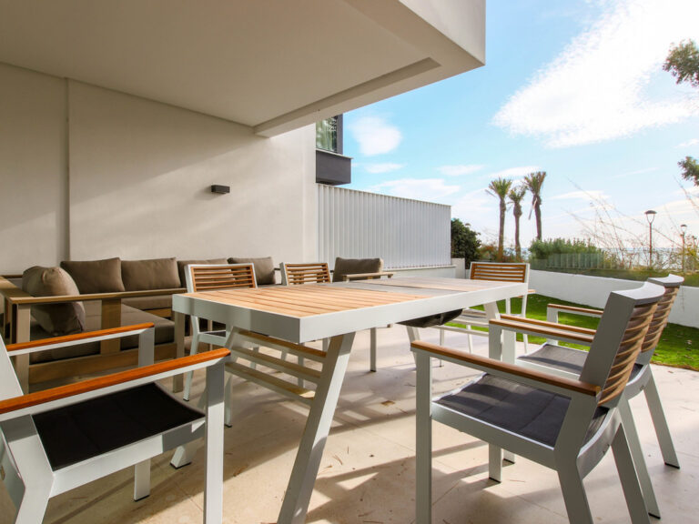 Townhouse - ID R3575815