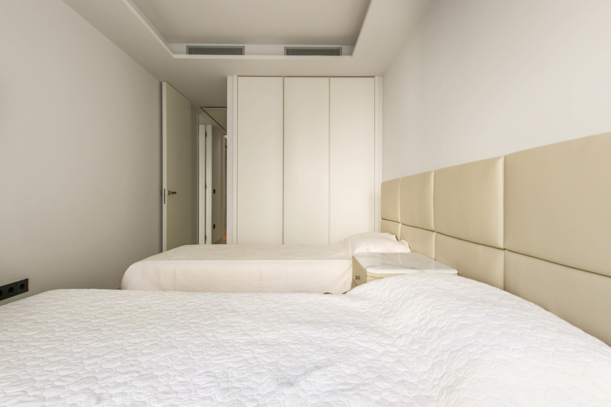 Townhouse - ID R3575815 - Image 14