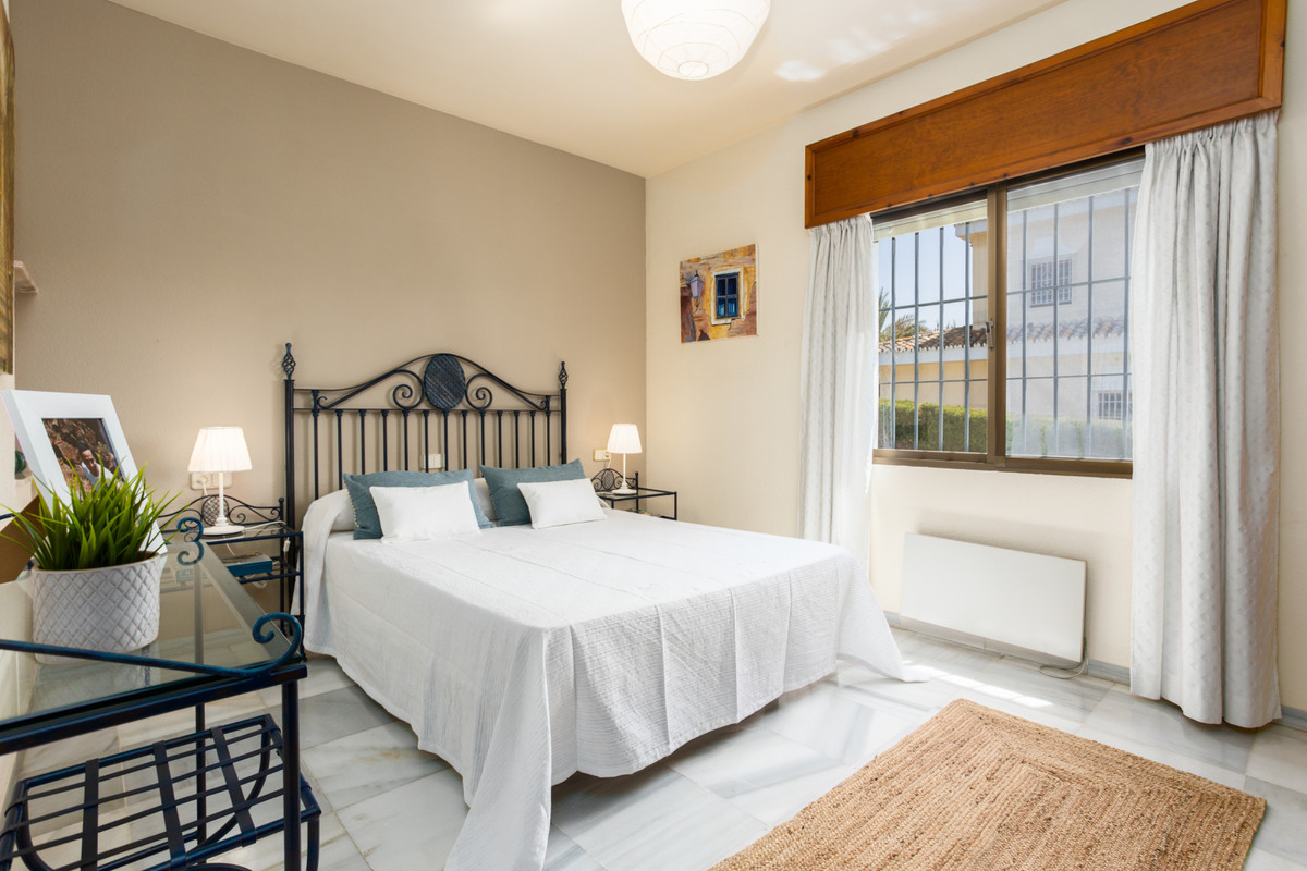 Detached Villa - ID R3585085 - Image 6