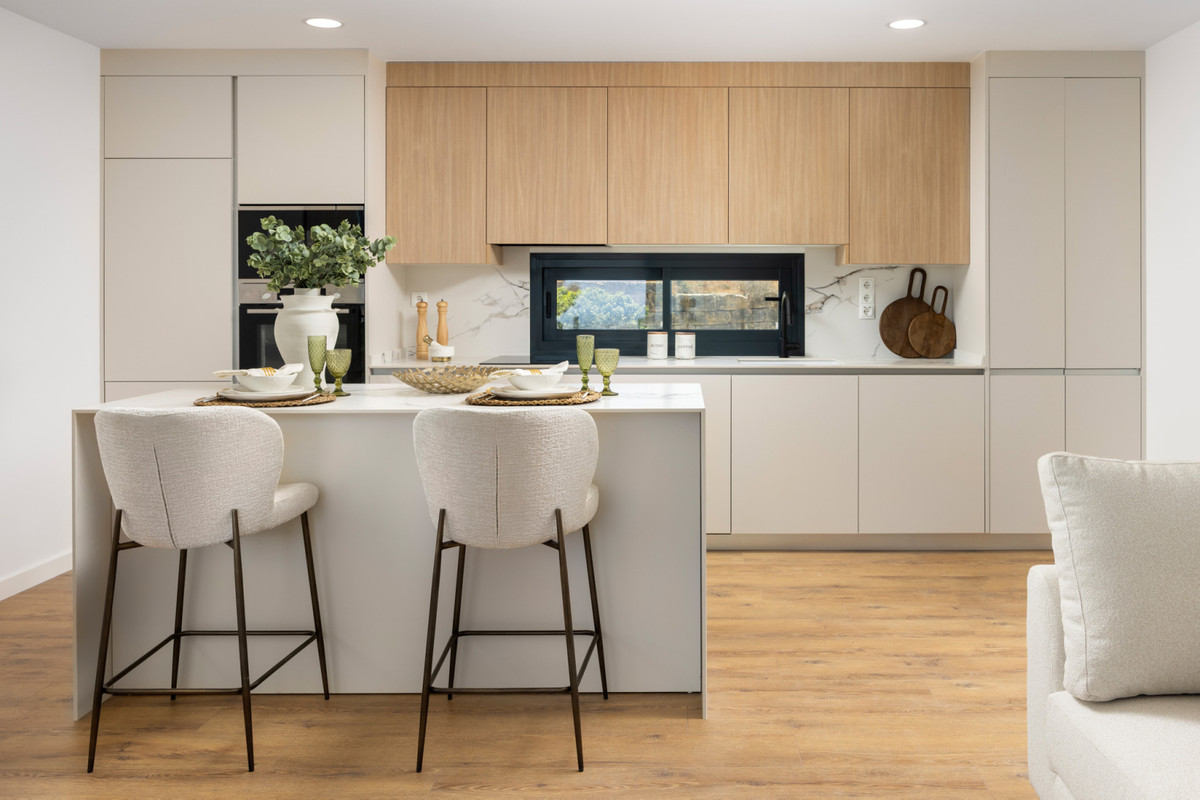 Ground Floor Apartment - ID R3607109 - Image 11