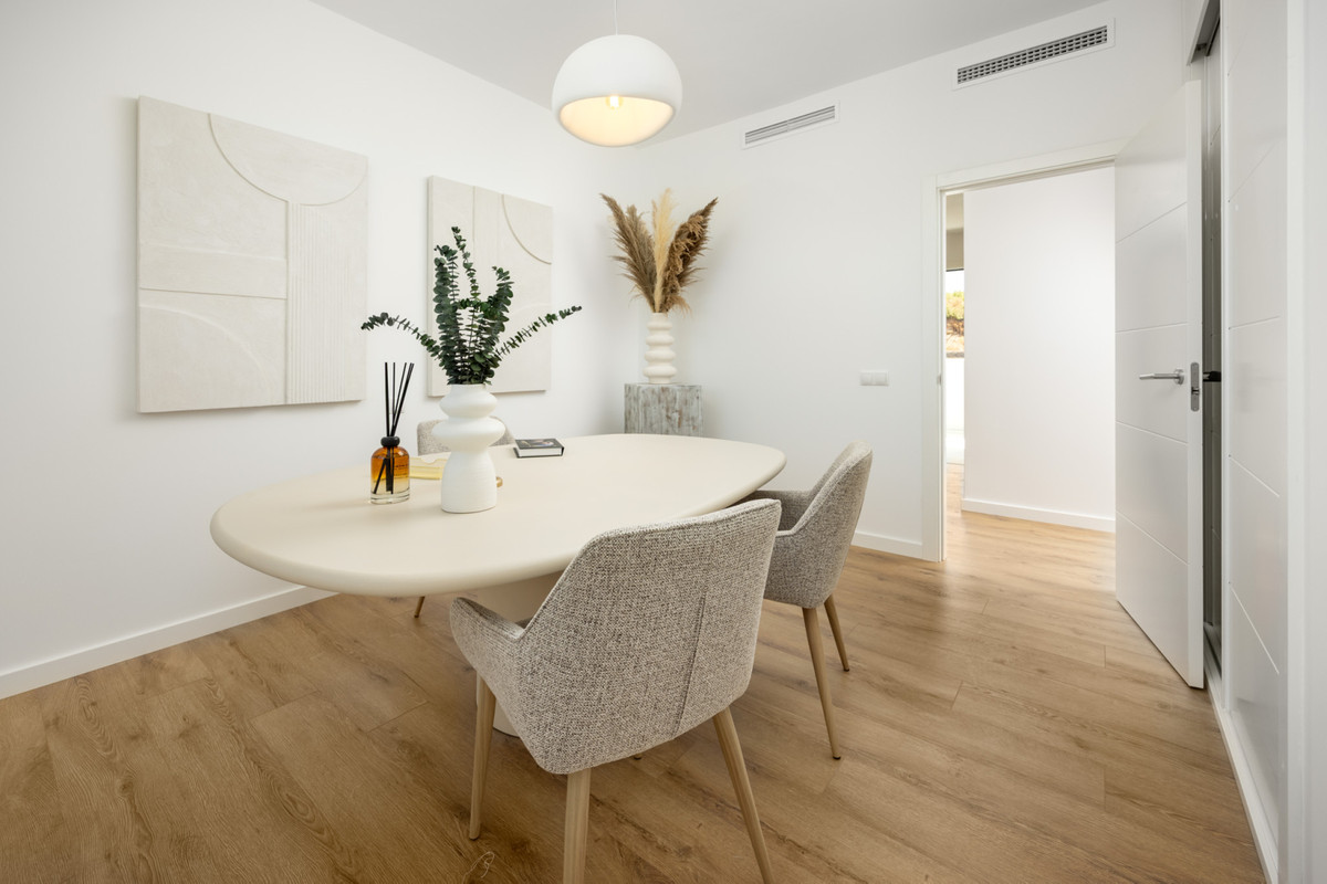 Ground Floor Apartment - ID R3607109 - Image 12