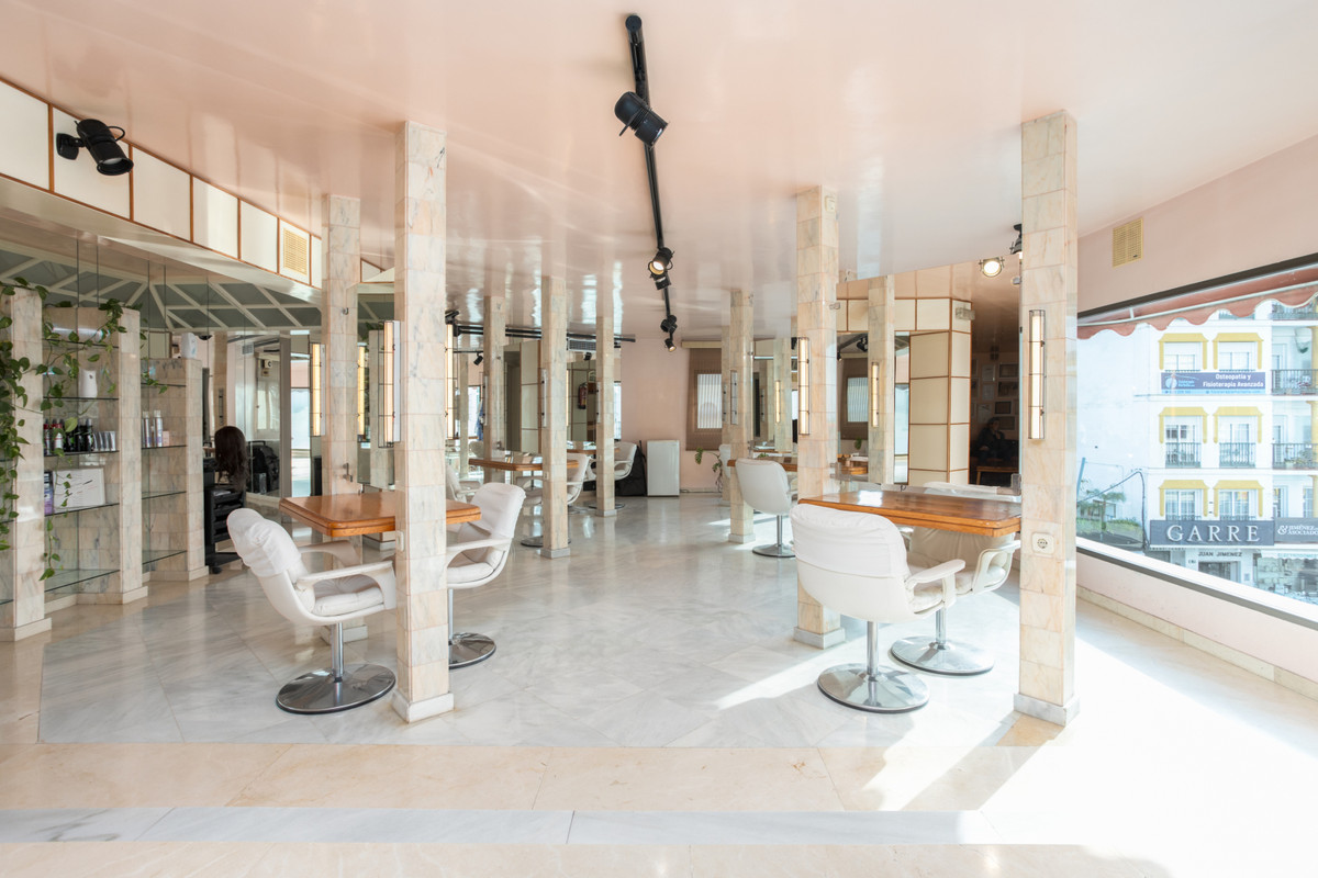Commercial Premises - ID R3613073 - Image 3