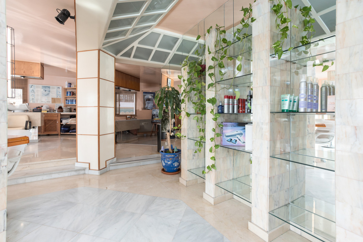 Commercial Premises - ID R3613073 - Image 6
