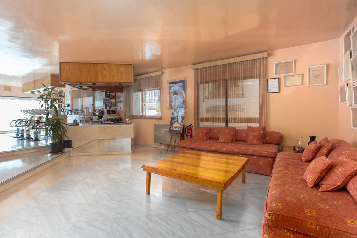 Commercial Premises - ID R3613073 - Image 11