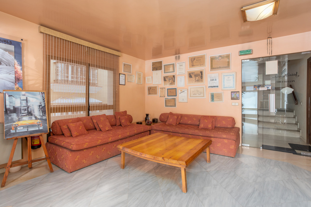 Commercial Premises - ID R3613073 - Image 13