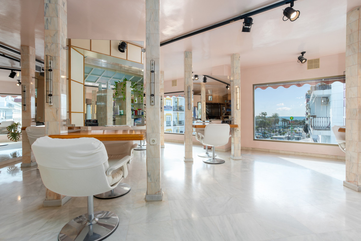 Commercial Premises - ID R3613073 - Image 15