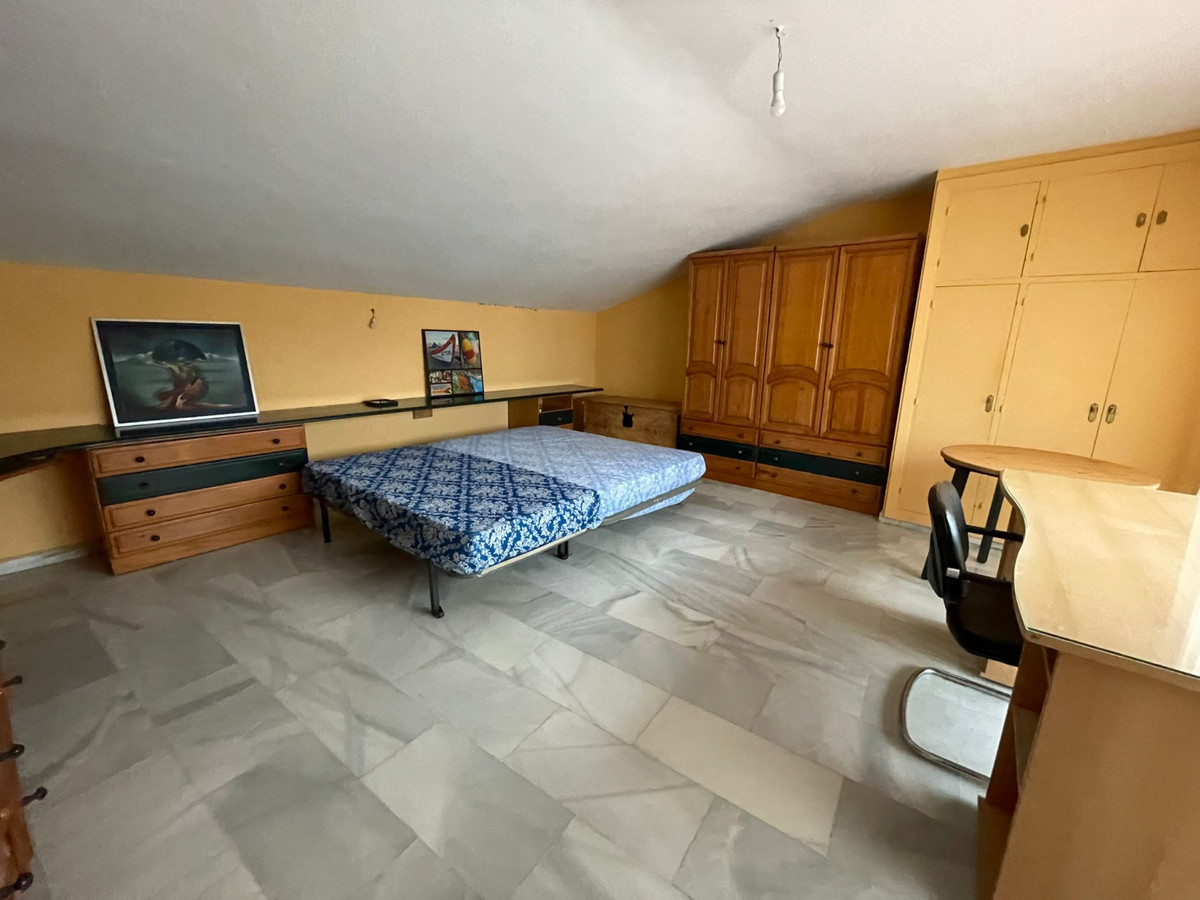 Townhouse - ID R31860 - Image 11
