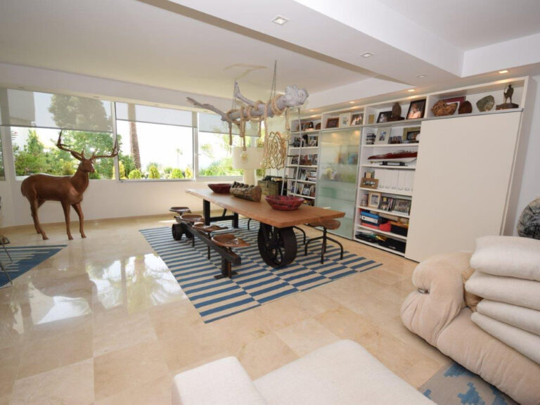 Middle Floor Apartment - ID R823240