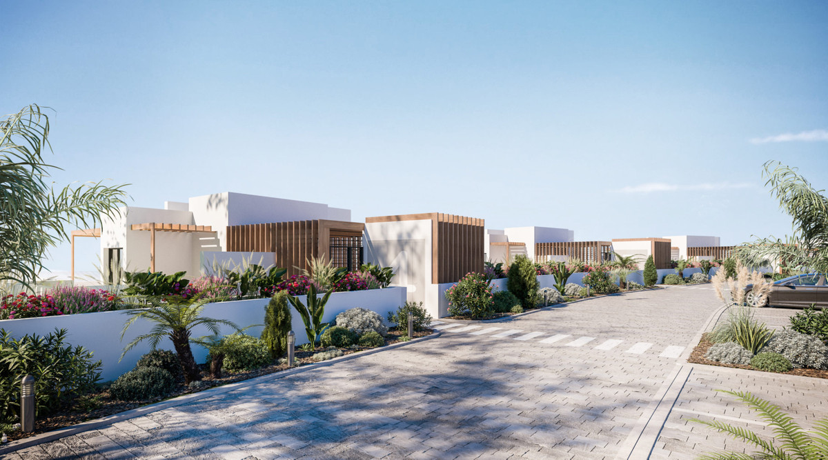 Ground Floor Apartment - ID R3636497 - Image 2