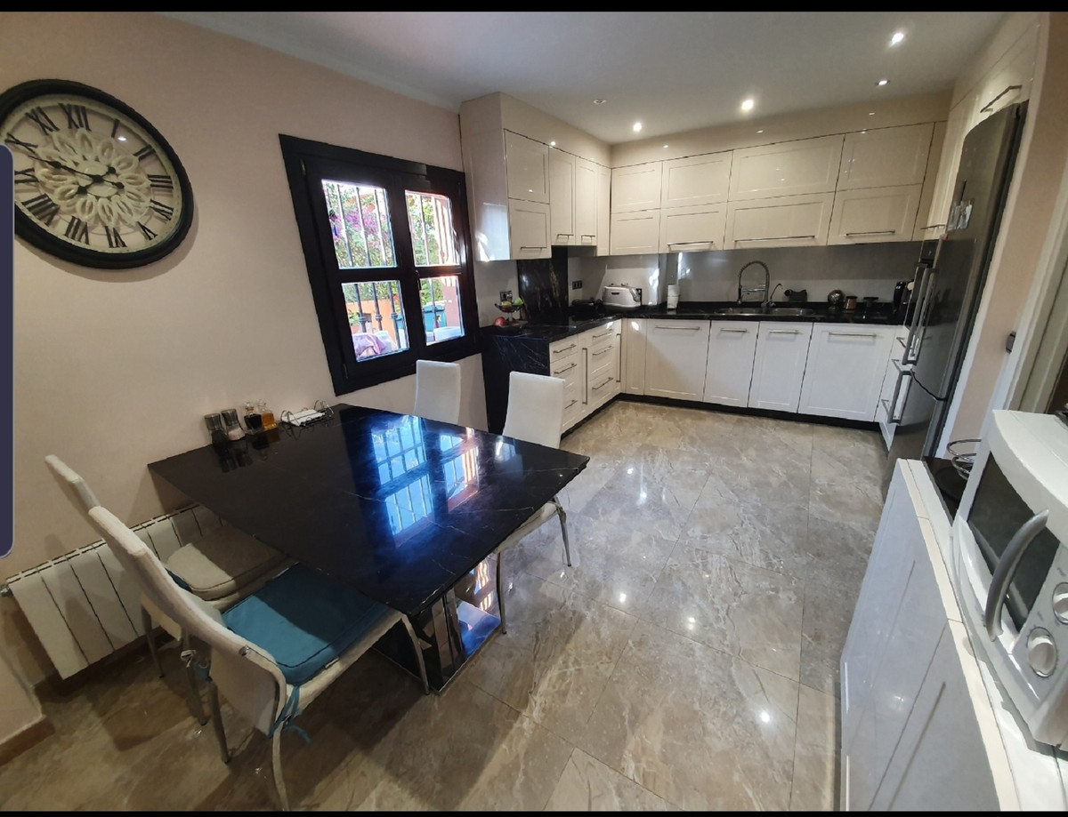 Townhouse - ID R3651992 - Image 8