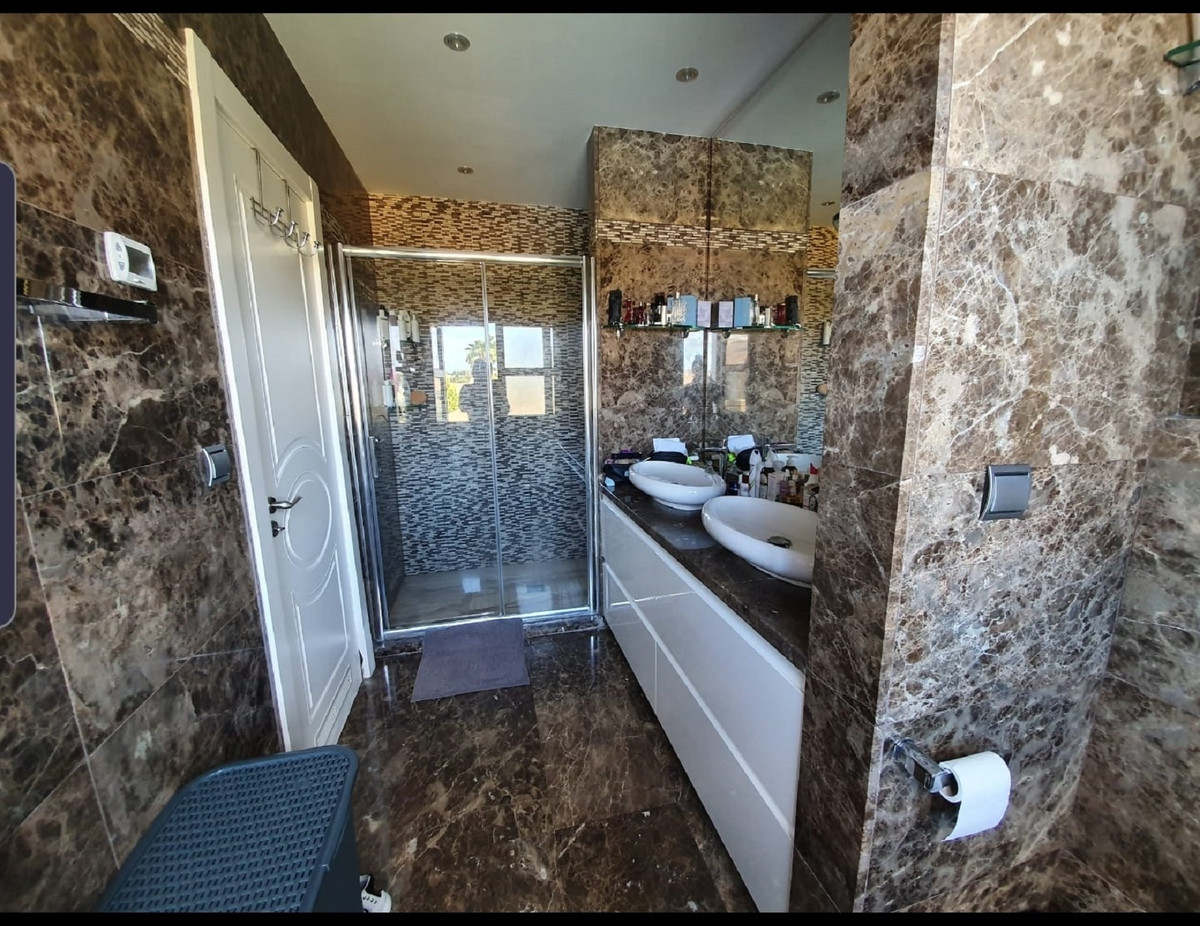 Townhouse - ID R3651992 - Image 12