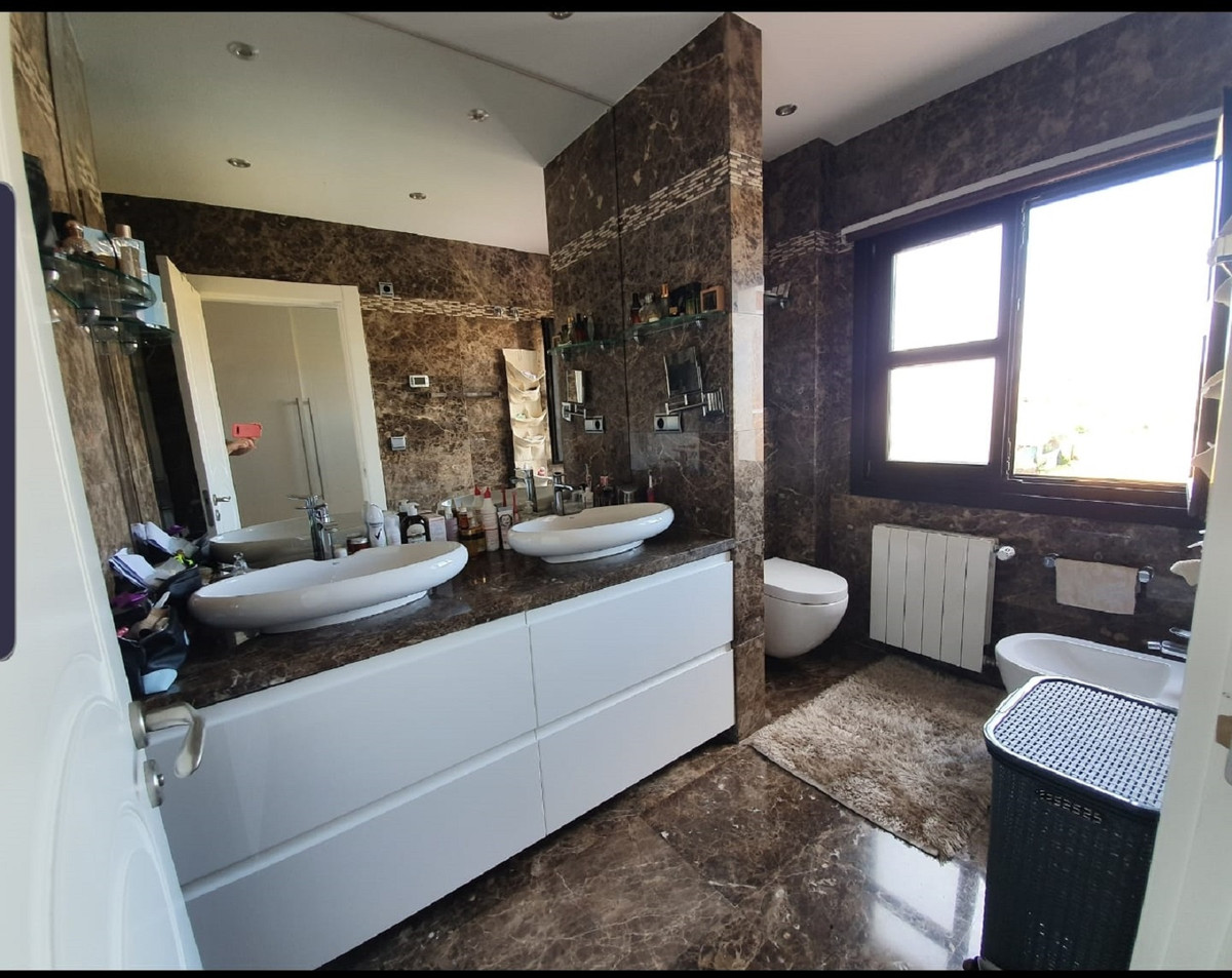Townhouse - ID R3651992 - Image 13