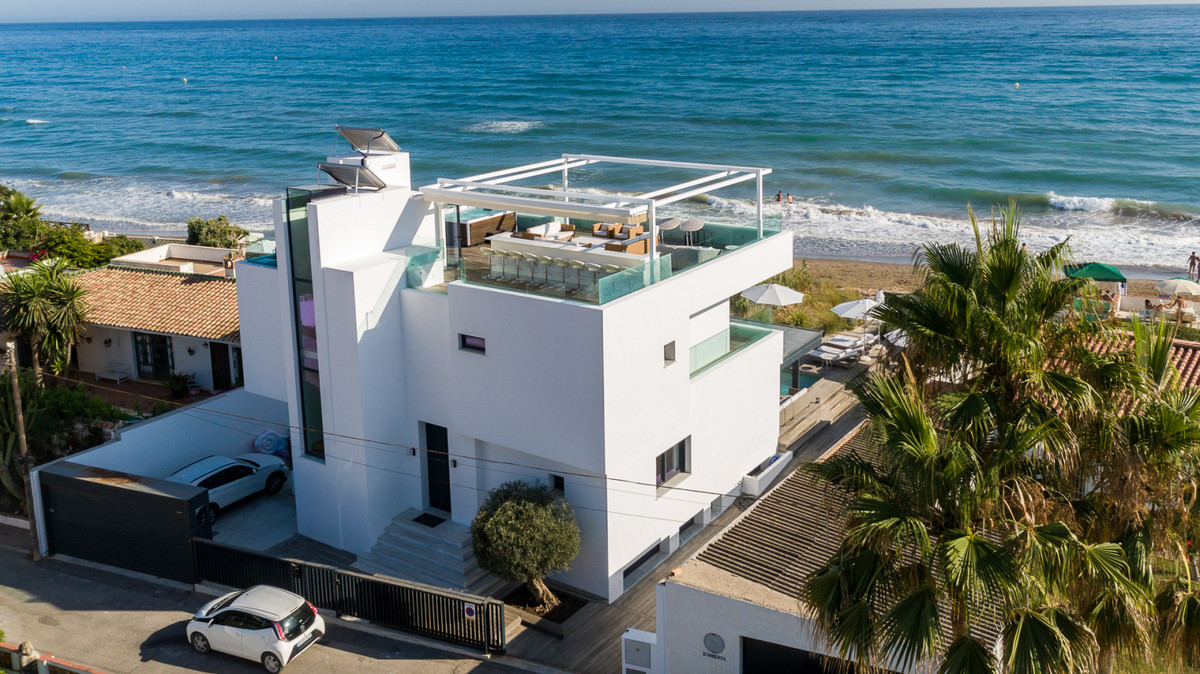 Detached Villa - ID R2576927 - Image 3