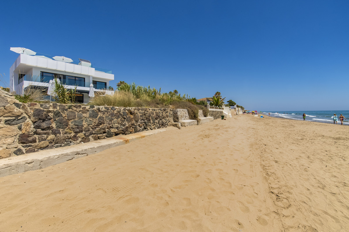 Detached Villa - ID R2576927 - Image 4