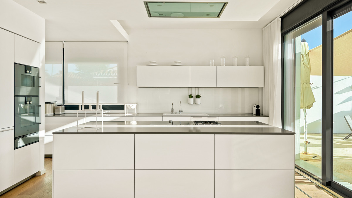 Detached Villa - ID R2576927 - Image 7