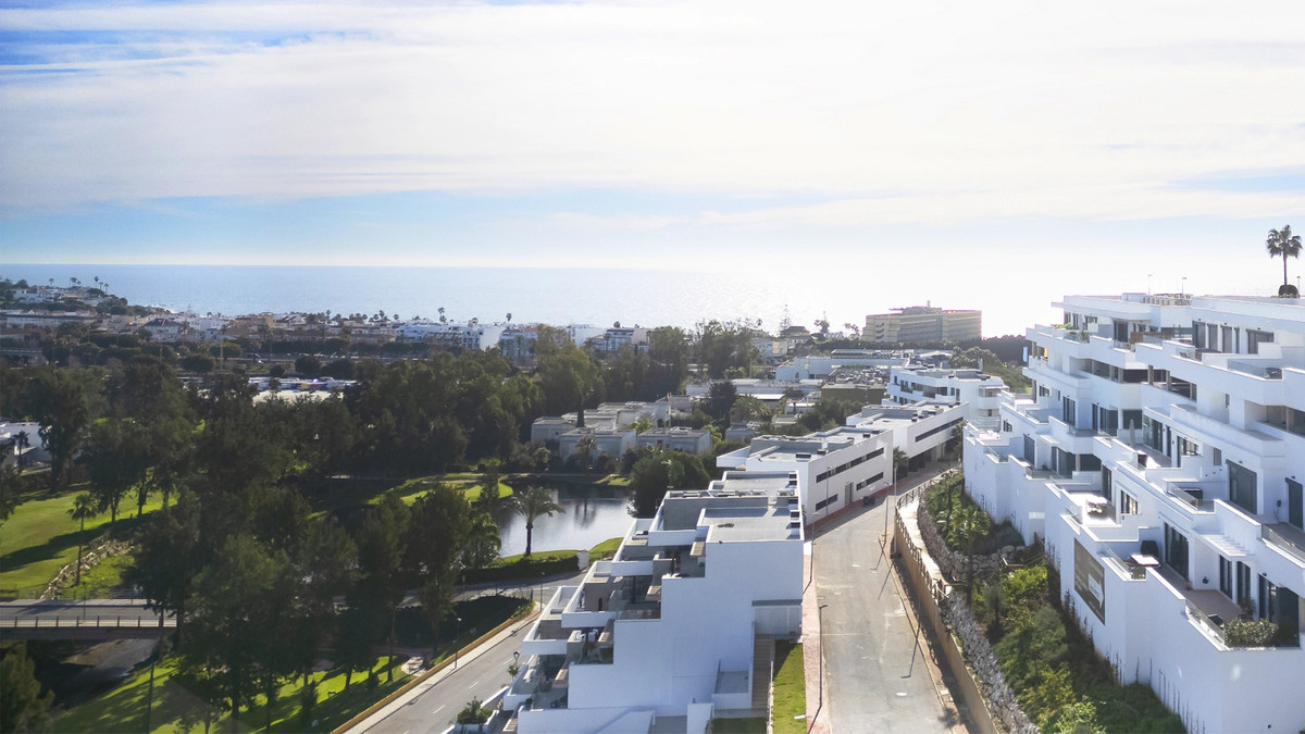 Top Floor Apartment - ID R3607124 - Image 8