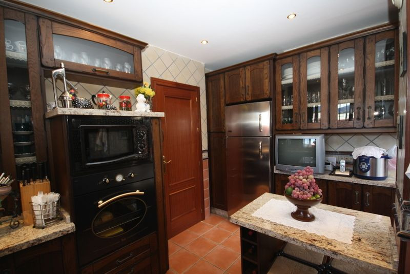 Detached Villa - ID R2036289 - Image 7