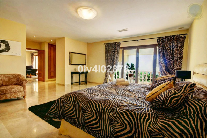 Detached Villa - ID R2139857 - Image 5