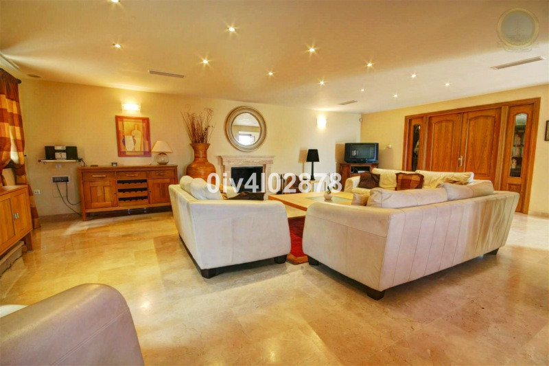 Detached Villa - ID R2139857 - Image 10