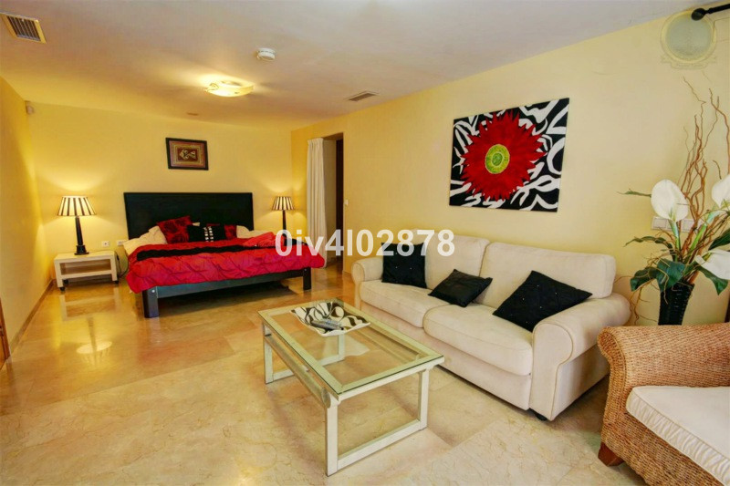 Detached Villa - ID R2139857 - Image 12