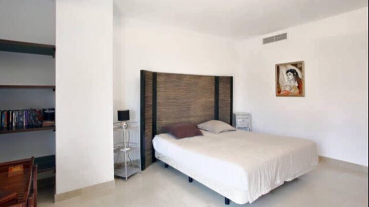 Penthouse - ID R111747 - Image 4