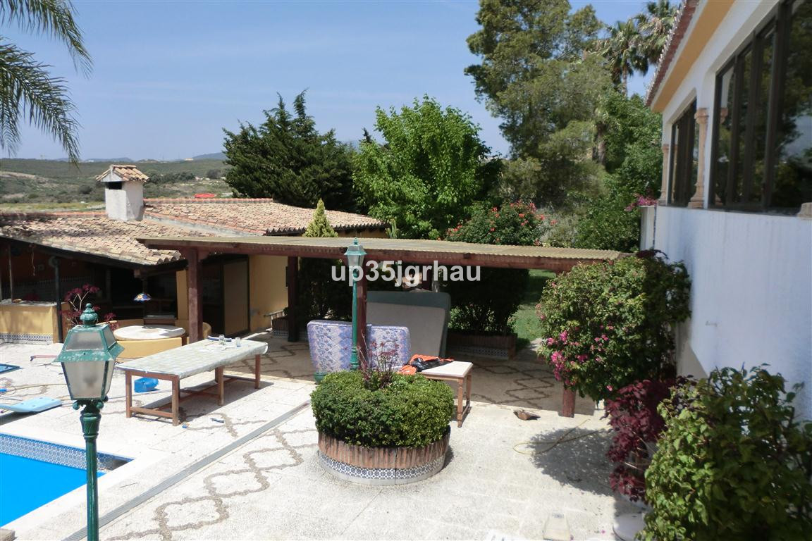 Detached Villa - ID R2175869 - Image 6