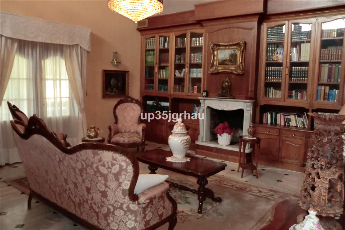 Detached Villa - ID R2175869 - Image 8