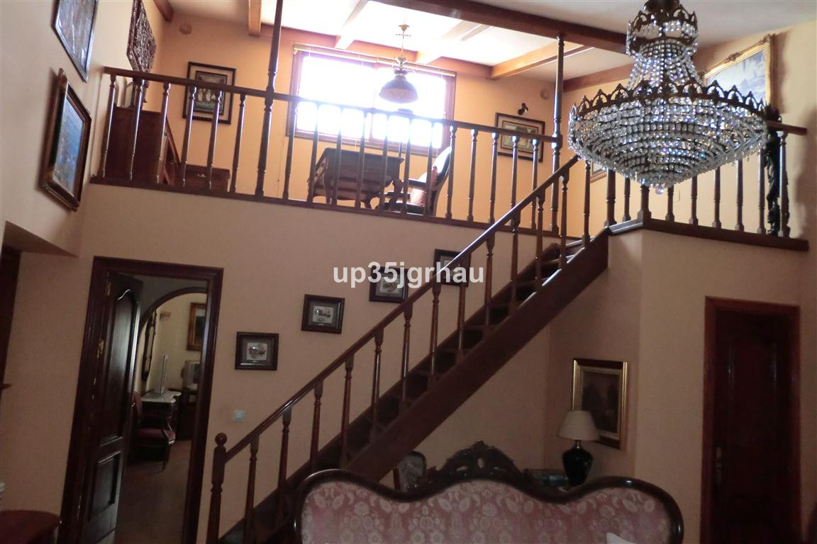 Detached Villa - ID R2175869 - Image 9