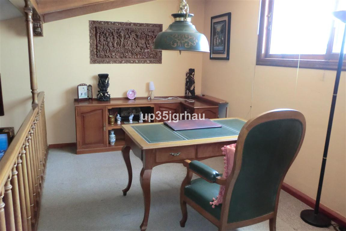 Detached Villa - ID R2175869 - Image 11