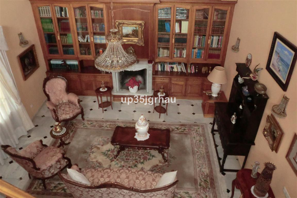 Detached Villa - ID R2175869 - Image 12
