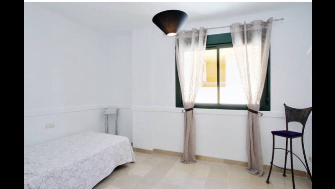 Penthouse - ID R111747 - Image 6