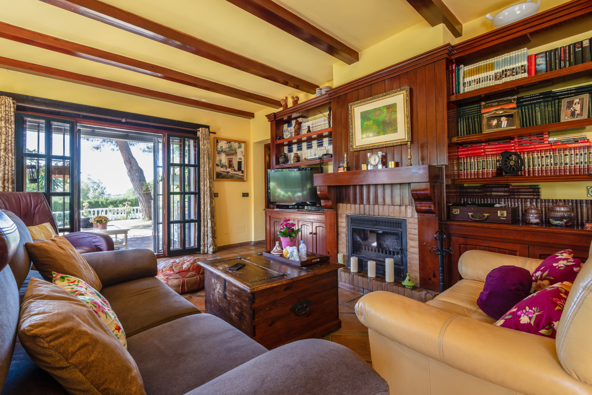 Detached Villa - ID R2223614 - Image 8
