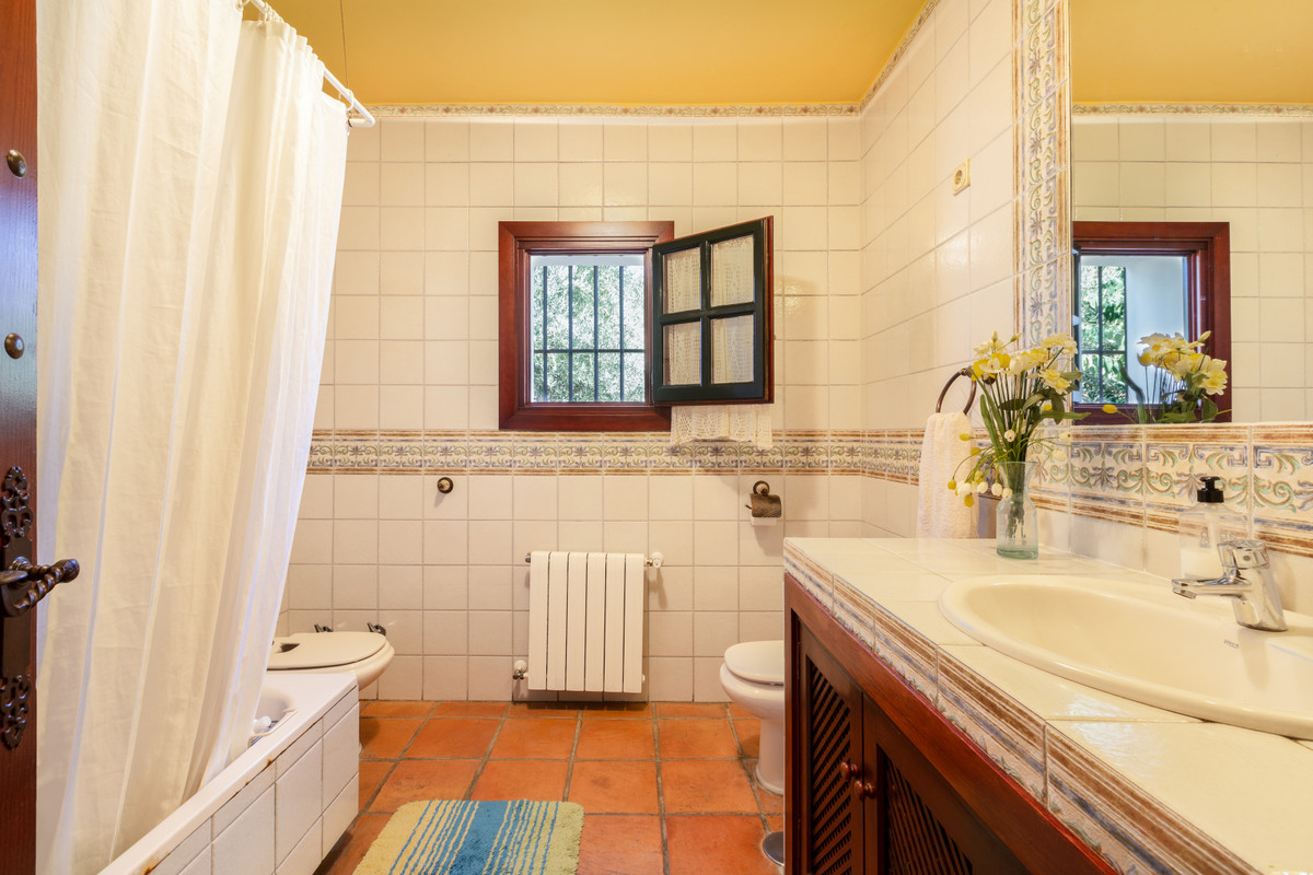 Detached Villa - ID R2223614 - Image 12