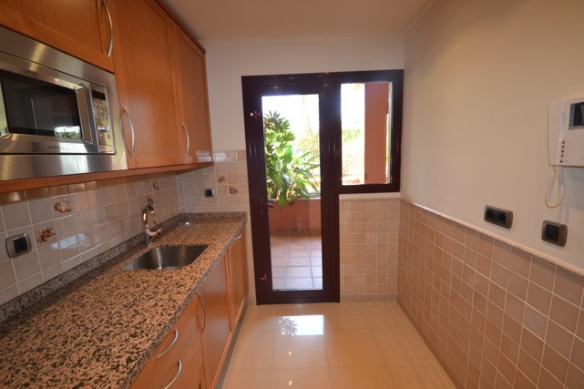 Semi-Detached House - ID R2269028 - Image 7