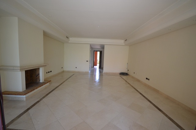 Semi-Detached House - ID R2269028 - Image 11