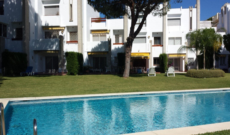 Townhouse - ID R2300504