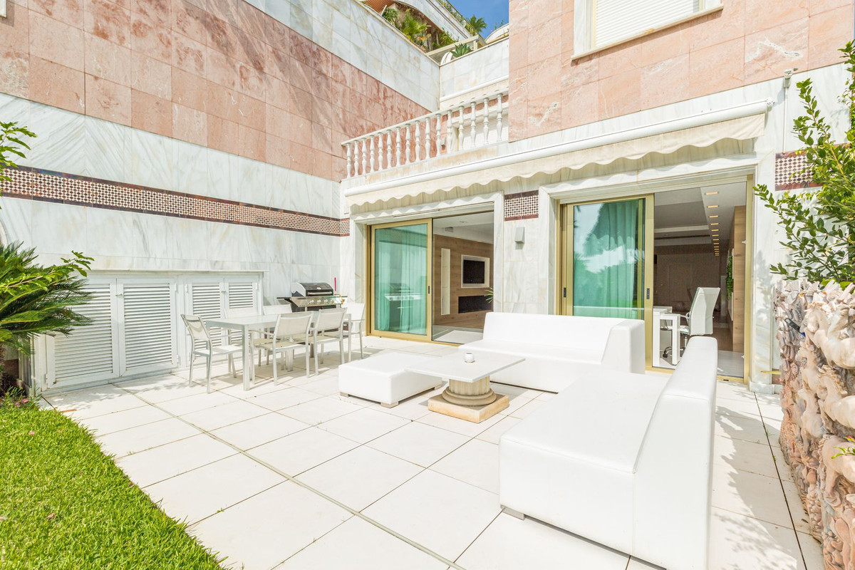 Ground Floor Apartment - ID R2344079