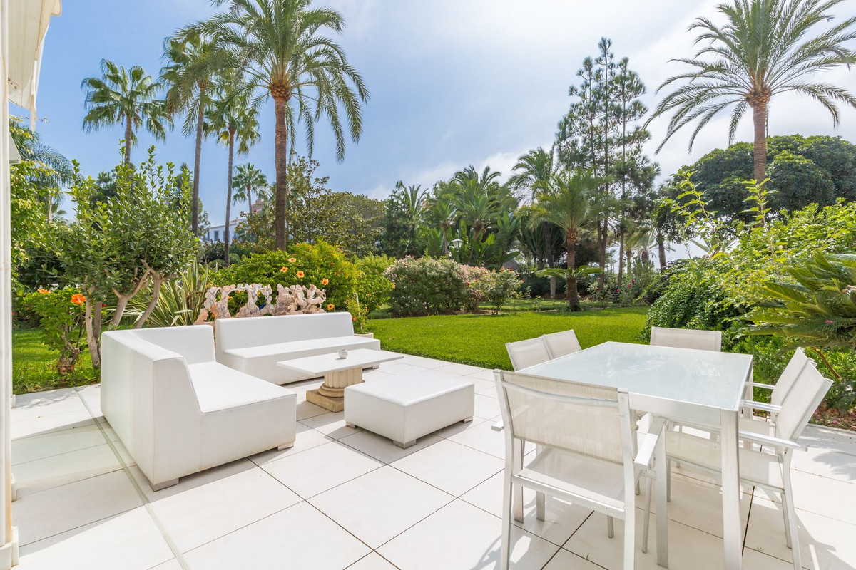 Ground Floor Apartment - ID R2344079 - Image 2