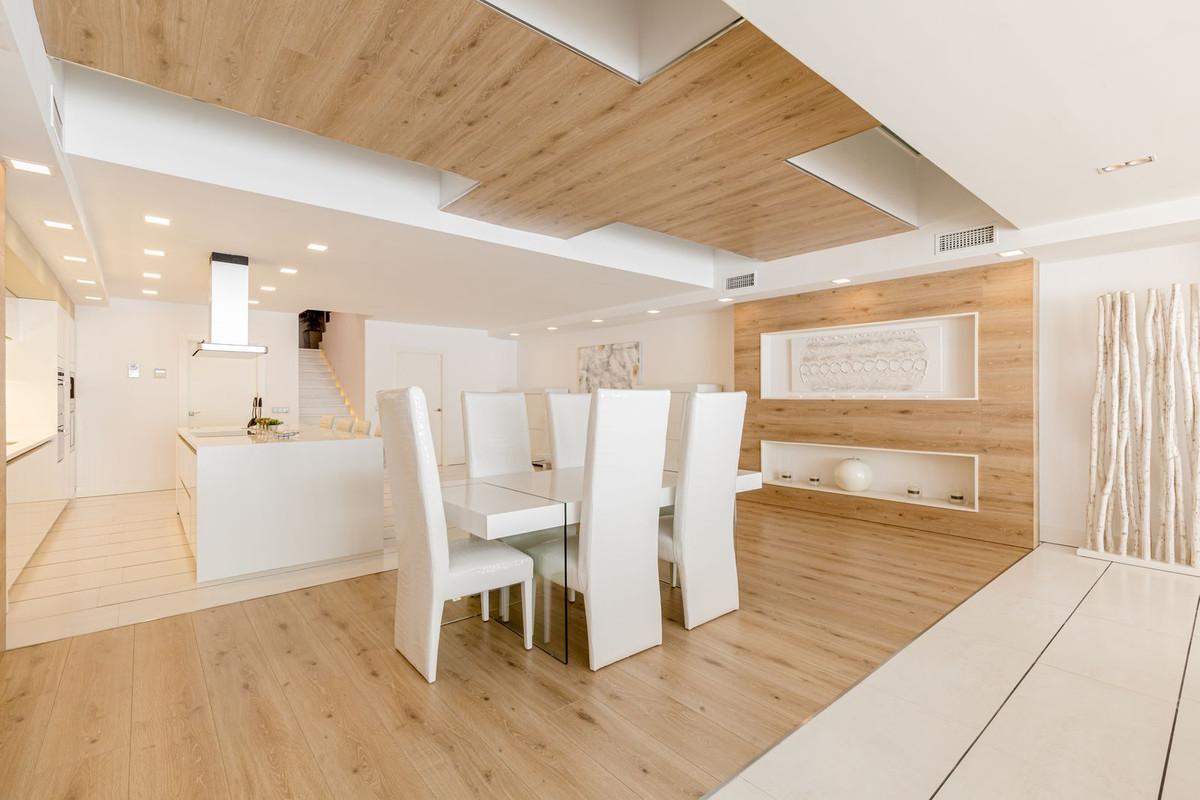 Ground Floor Apartment - ID R2344079 - Image 6