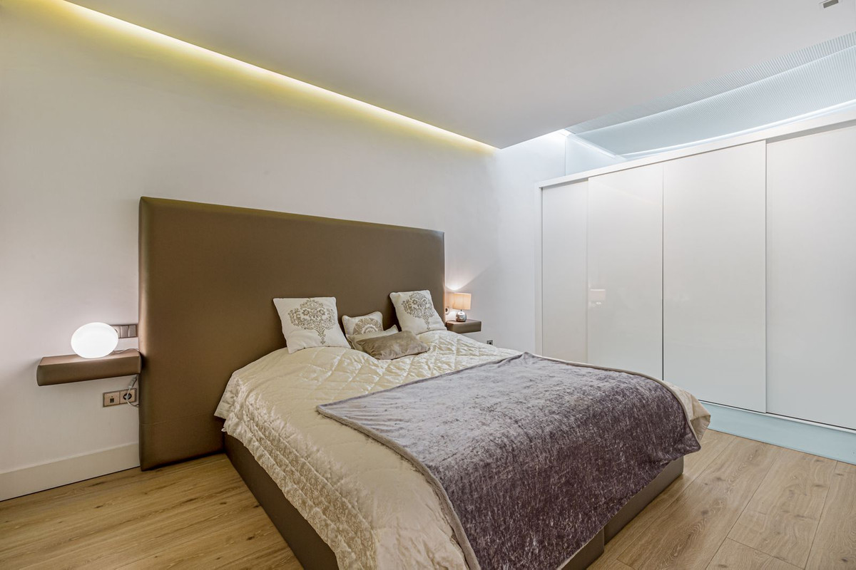 Ground Floor Apartment - ID R2344079 - Image 14