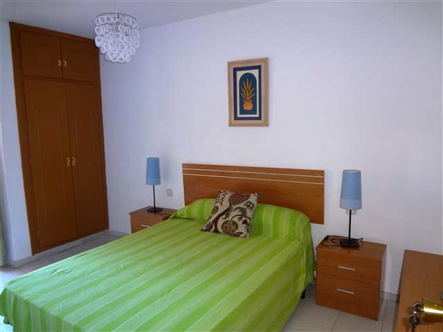 Middle Floor Apartment - ID R126116 - Image 3