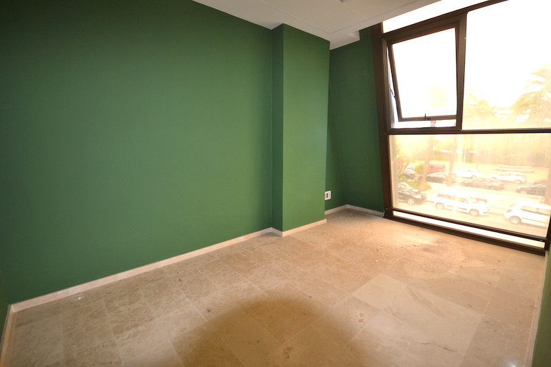Office - ID R2558378 - Image 9