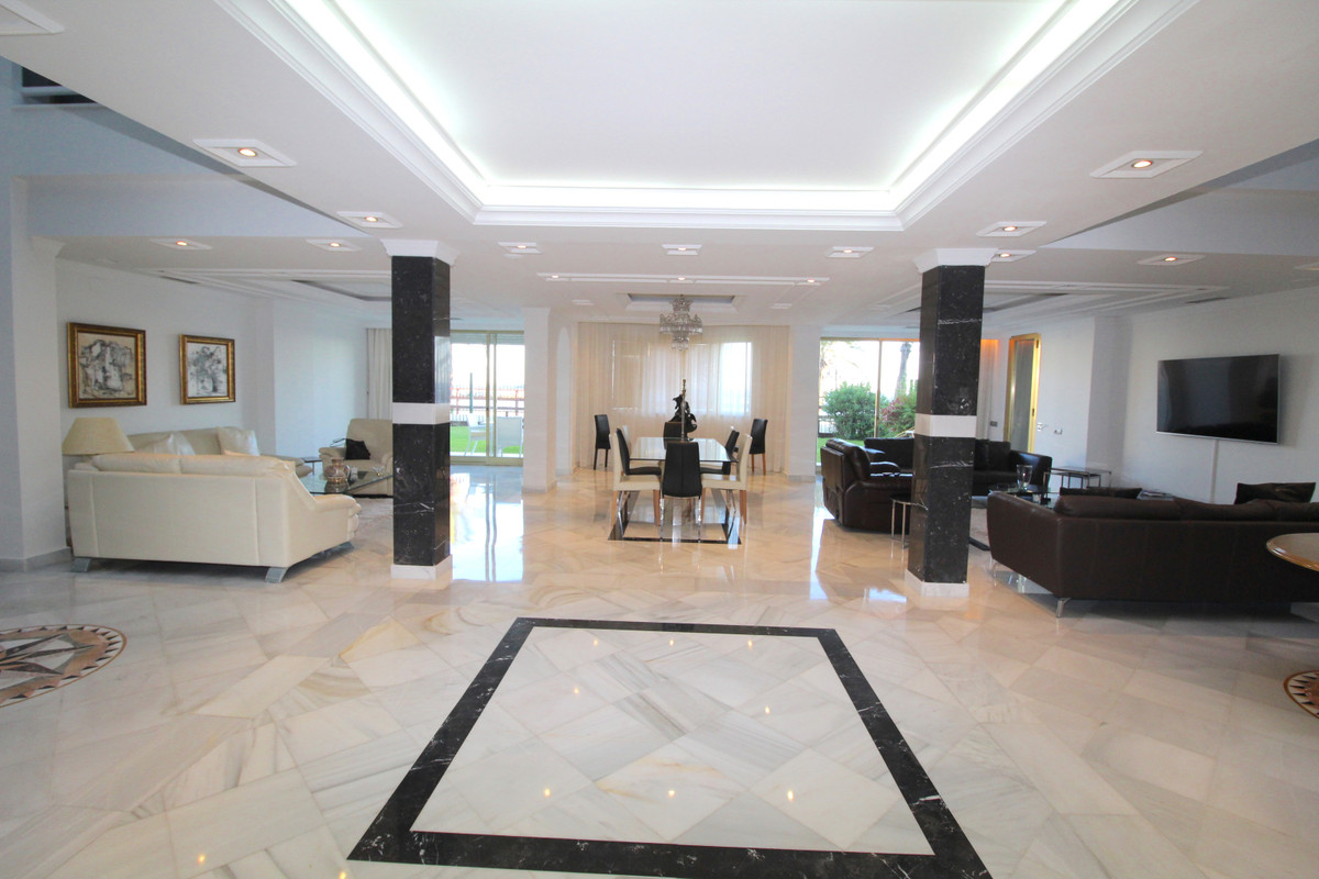 Ground Floor Apartment - ID R2593460 - Image 2