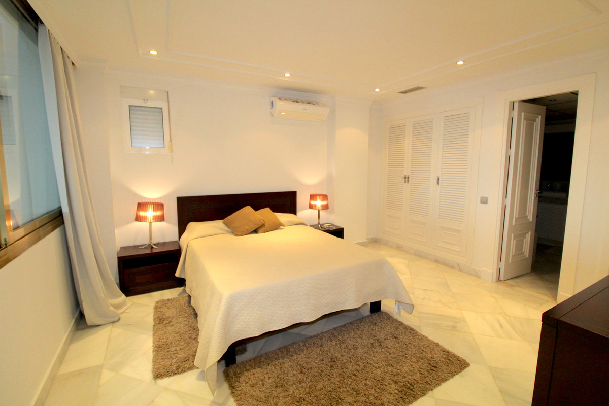 Ground Floor Apartment - ID R2593460 - Image 6