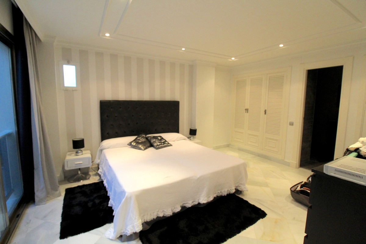 Ground Floor Apartment - ID R2593460 - Image 10