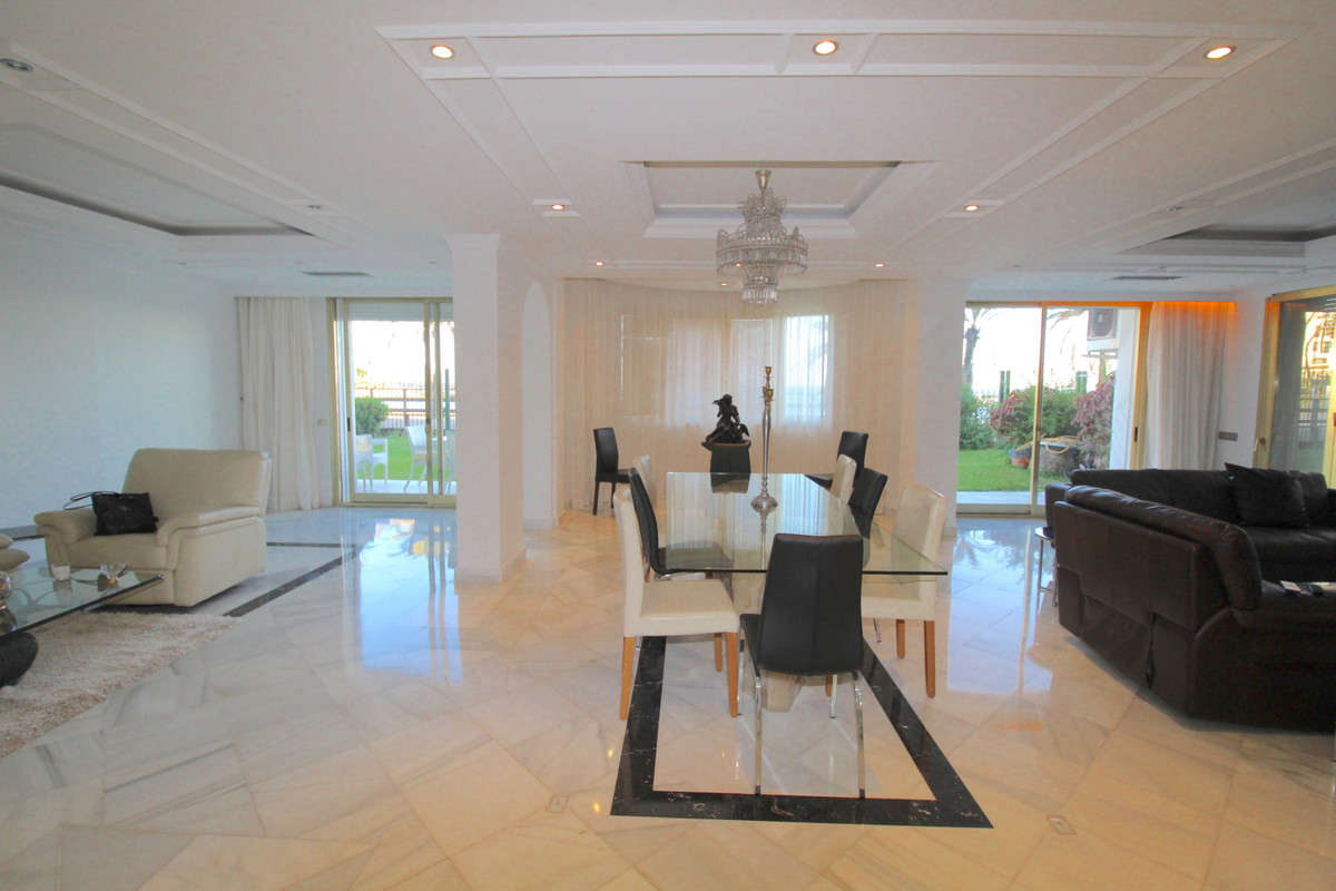 Ground Floor Apartment - ID R2593460 - Image 15