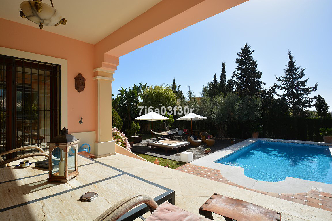 Detached Villa - ID R2607917 - Image 3
