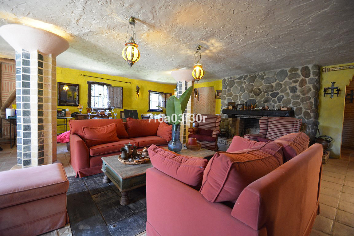 Detached Villa - ID R2607917 - Image 7