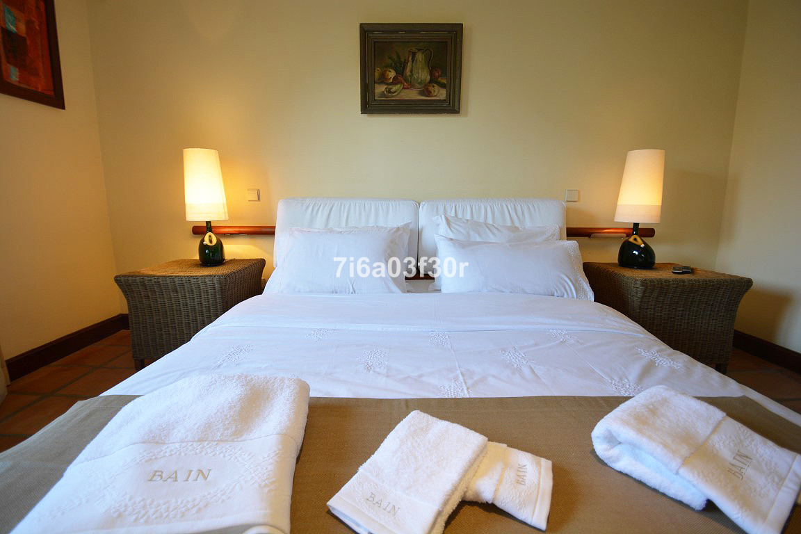 Detached Villa - ID R2607917 - Image 8