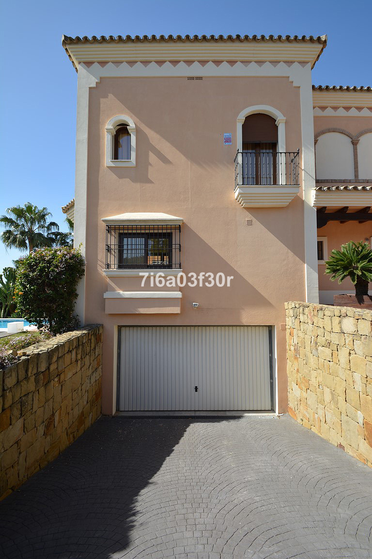 Detached Villa - ID R2607917 - Image 12